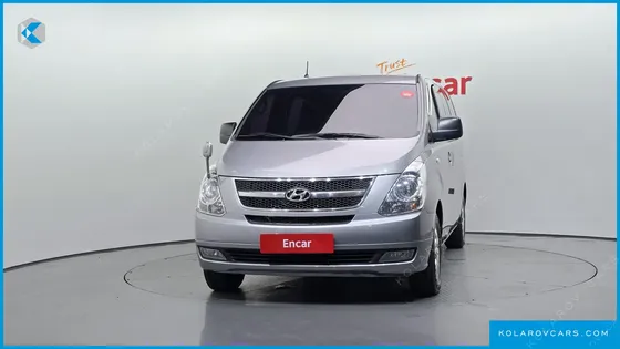 HYUNDAI STAREX 5-SEATER VAN