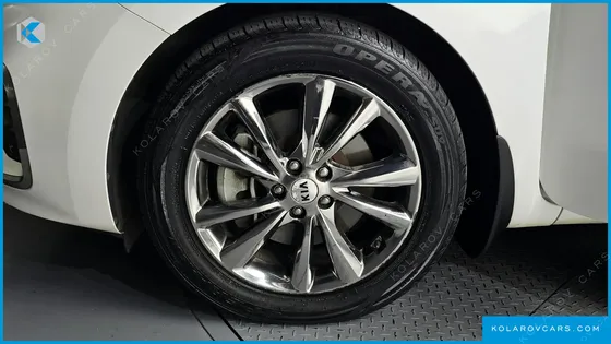 KIA CARNIVAL 9-SEATER NOBLESSE SPECIAL