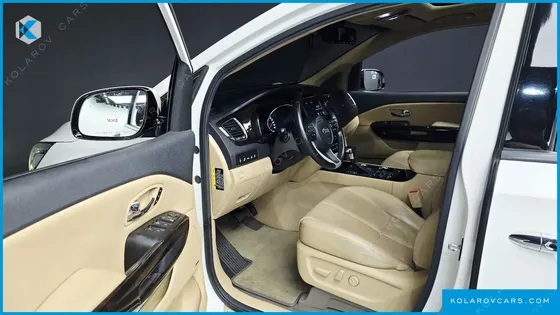 KIA CARNIVAL 9-SEATER NOBLESSE SPECIAL