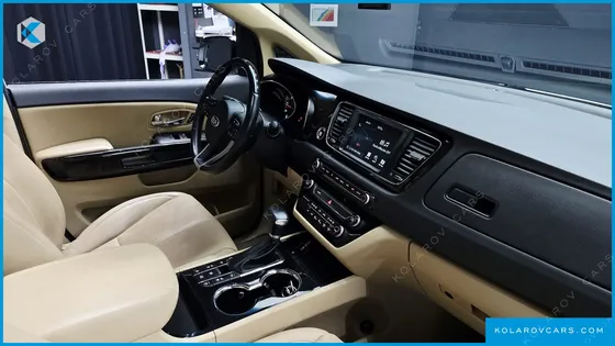 KIA CARNIVAL 9-SEATER NOBLESSE SPECIAL