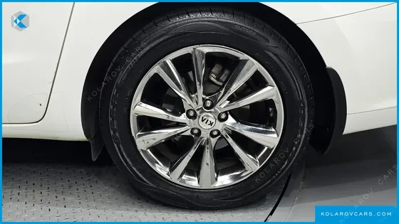 KIA CARNIVAL 9-SEATER NOBLESSE SPECIAL
