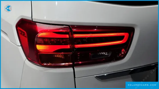 KIA CARNIVAL 9-SEATER NOBLESSE SPECIAL