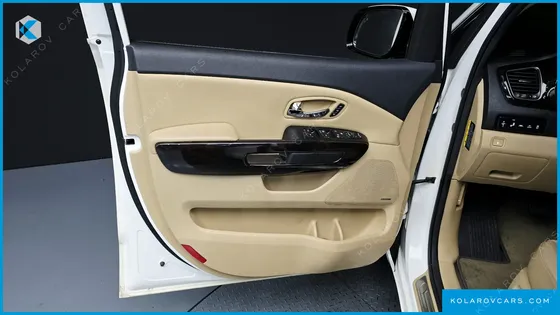 KIA CARNIVAL 9-SEATER NOBLESSE SPECIAL
