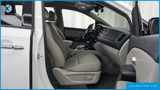 KIA CARNIVAL 11-SEATER PRESTIGE