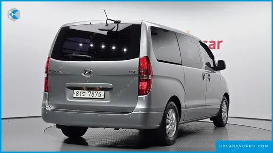 HYUNDAI STAREX 5-SEATER VAN