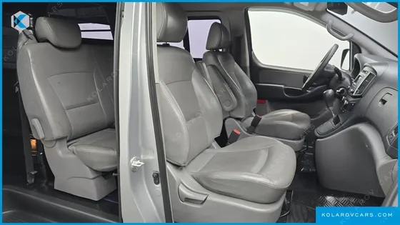 HYUNDAI STAREX 5-SEATER VAN