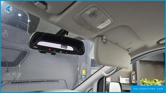 HYUNDAI STAREX 5-SEATER VAN