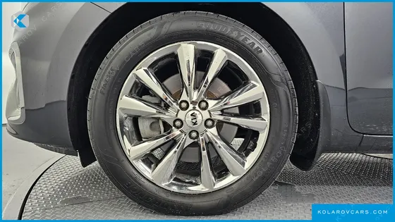 KIA CARNIVAL 9-SEATER NOBLESSE SPECIAL