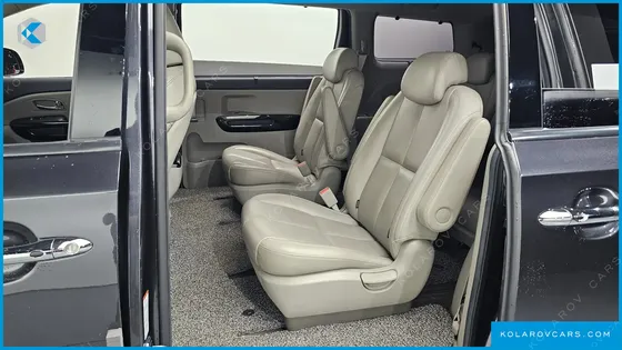 KIA CARNIVAL 9-SEATER NOBLESSE SPECIAL
