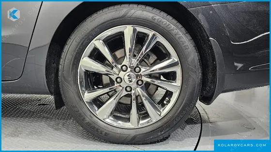 KIA CARNIVAL 9-SEATER NOBLESSE SPECIAL