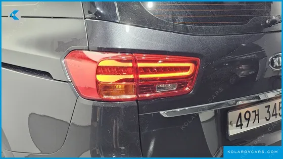 KIA CARNIVAL 9-SEATER NOBLESSE SPECIAL