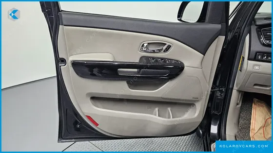 KIA CARNIVAL 9-SEATER NOBLESSE SPECIAL