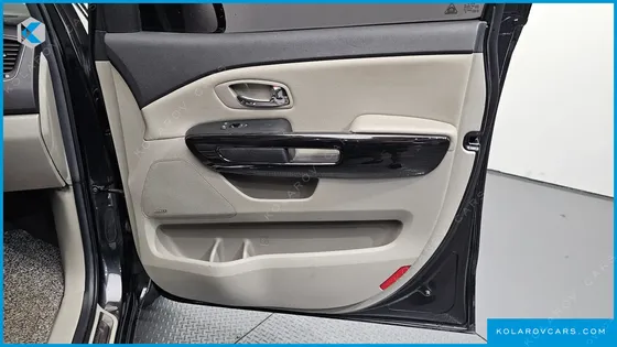 KIA CARNIVAL 9-SEATER NOBLESSE SPECIAL