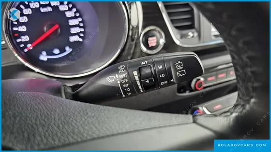 KIA CARNIVAL 9-SEATER NOBLESSE SPECIAL