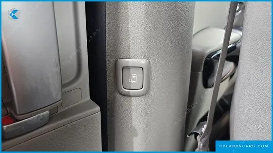 KIA CARNIVAL 9-SEATER NOBLESSE SPECIAL