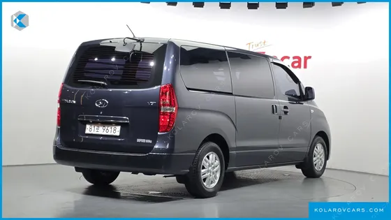 HYUNDAI STAREX 3-SEATER VAN