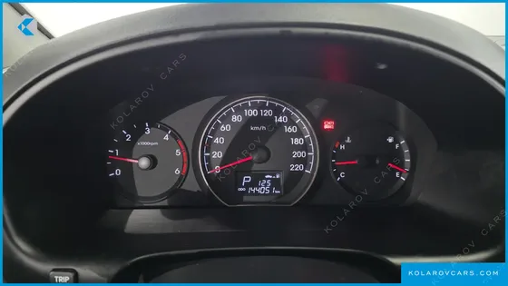 HYUNDAI STAREX 3-SEATER VAN