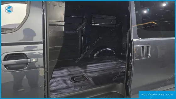 HYUNDAI STAREX 3-SEATER VAN