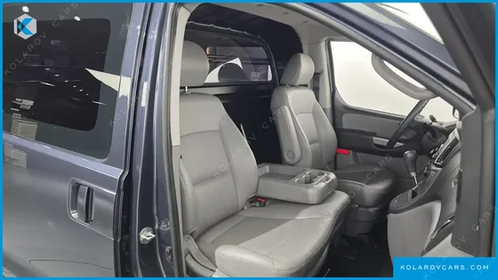 HYUNDAI STAREX 3-SEATER VAN