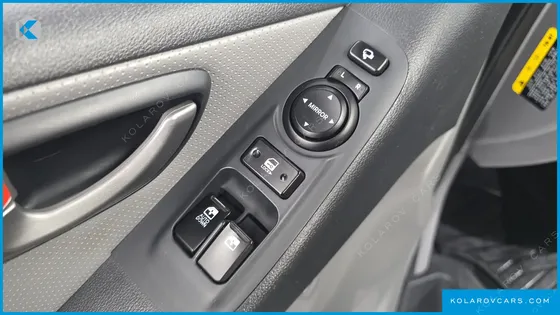 HYUNDAI STAREX 3-SEATER VAN