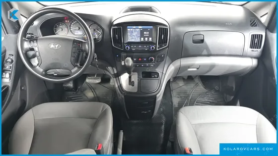 HYUNDAI STAREX 5-SEATER VAN