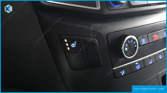 HYUNDAI STAREX 5-SEATER VAN