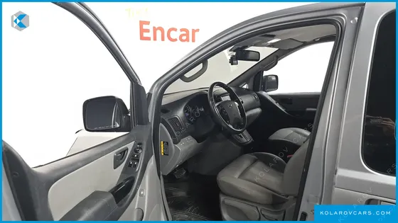 HYUNDAI STAREX 5-SEATER VAN