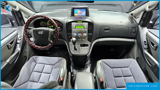 HYUNDAI STAREX 5-SEATER VAN