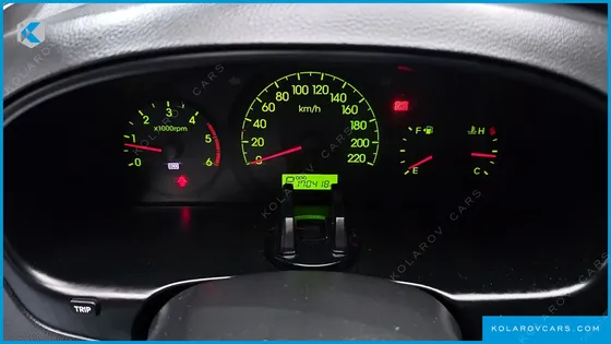 HYUNDAI STAREX 5-SEATER VAN