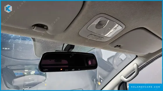 HYUNDAI STAREX 5-SEATER VAN
