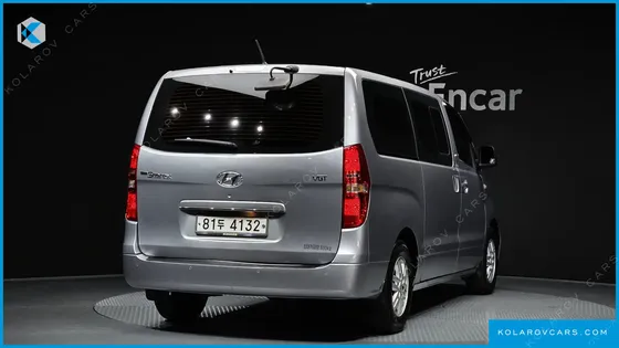 HYUNDAI STAREX 5-SEATER VAN