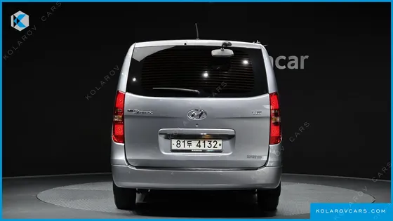 HYUNDAI STAREX 5-SEATER VAN