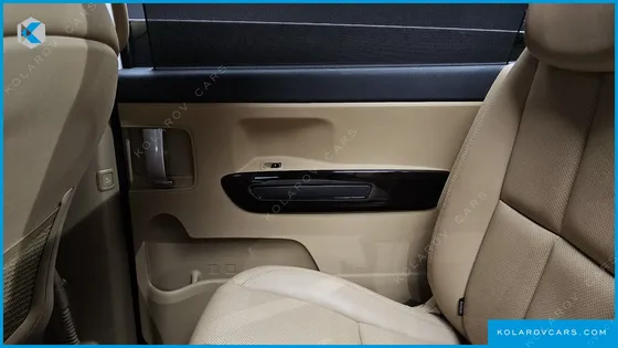 KIA CARNIVAL 9-SEATER NOBLESSE SPECIAL