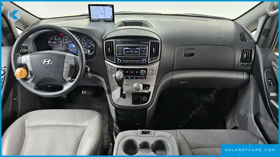 HYUNDAI STAREX 4WD 12-SEATER WAGON