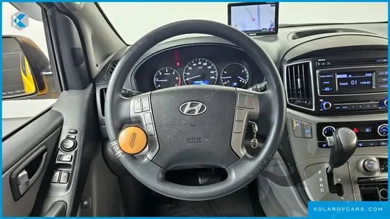 HYUNDAI STAREX 4WD 12-SEATER WAGON