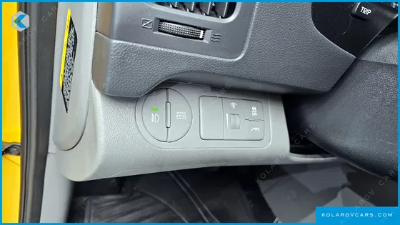 HYUNDAI STAREX 4WD 12-SEATER WAGON