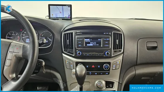 HYUNDAI STAREX 4WD 12-SEATER WAGON