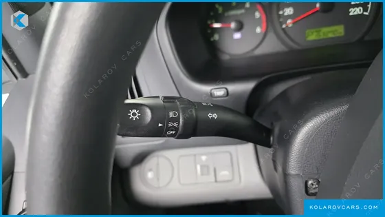 HYUNDAI STAREX 5-SEATER VAN