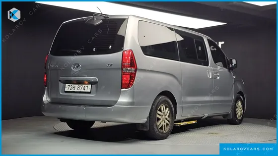 HYUNDAI STAREX 12-SEATER WAGON
