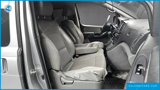 HYUNDAI STAREX 12-SEATER WAGON