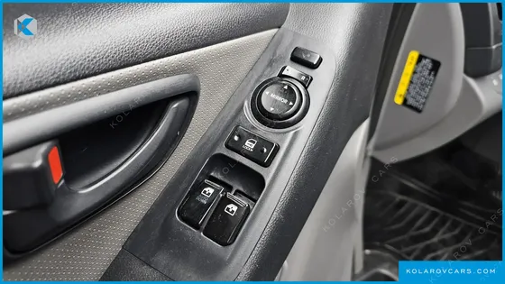 HYUNDAI STAREX 12-SEATER WAGON