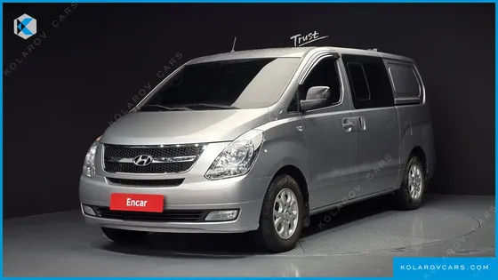 HYUNDAI STAREX 5-SEATER VAN