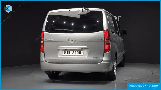 HYUNDAI STAREX 5-SEATER VAN