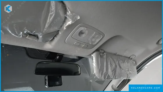 HYUNDAI STAREX 5-SEATER VAN
