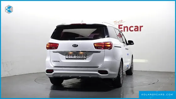 KIA CARNIVAL 9-SEATER PRSTIGE