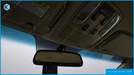 KIA CARNIVAL 9-SEATER PRSTIGE