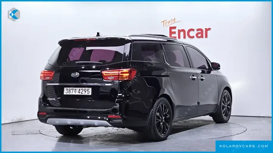 KIA CARNIVAL 9-SEATER NOBLESSE