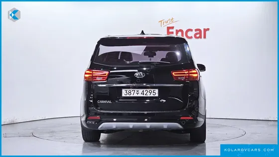 KIA CARNIVAL 9-SEATER NOBLESSE