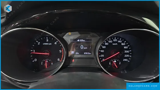 KIA CARNIVAL 9-SEATER NOBLESSE