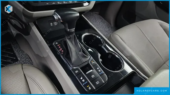KIA CARNIVAL 9-SEATER NOBLESSE